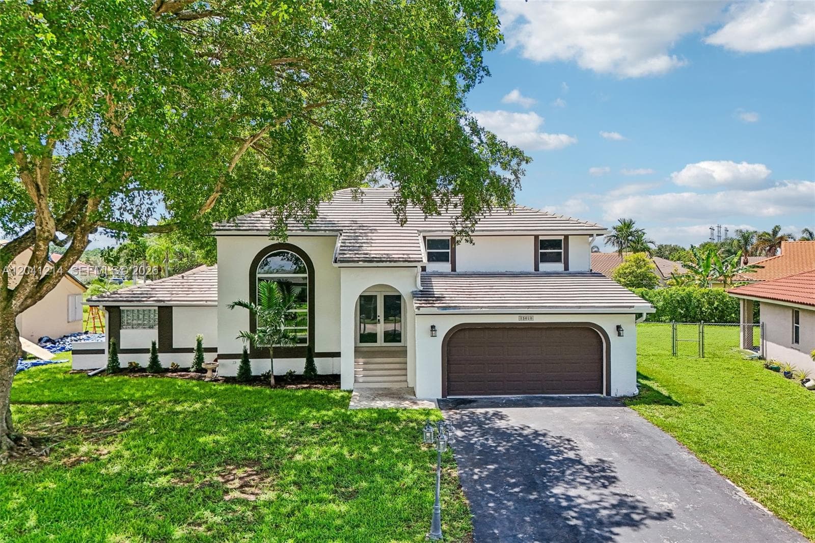 15010 E Falcons Lea Dr, Davie, FL 33331