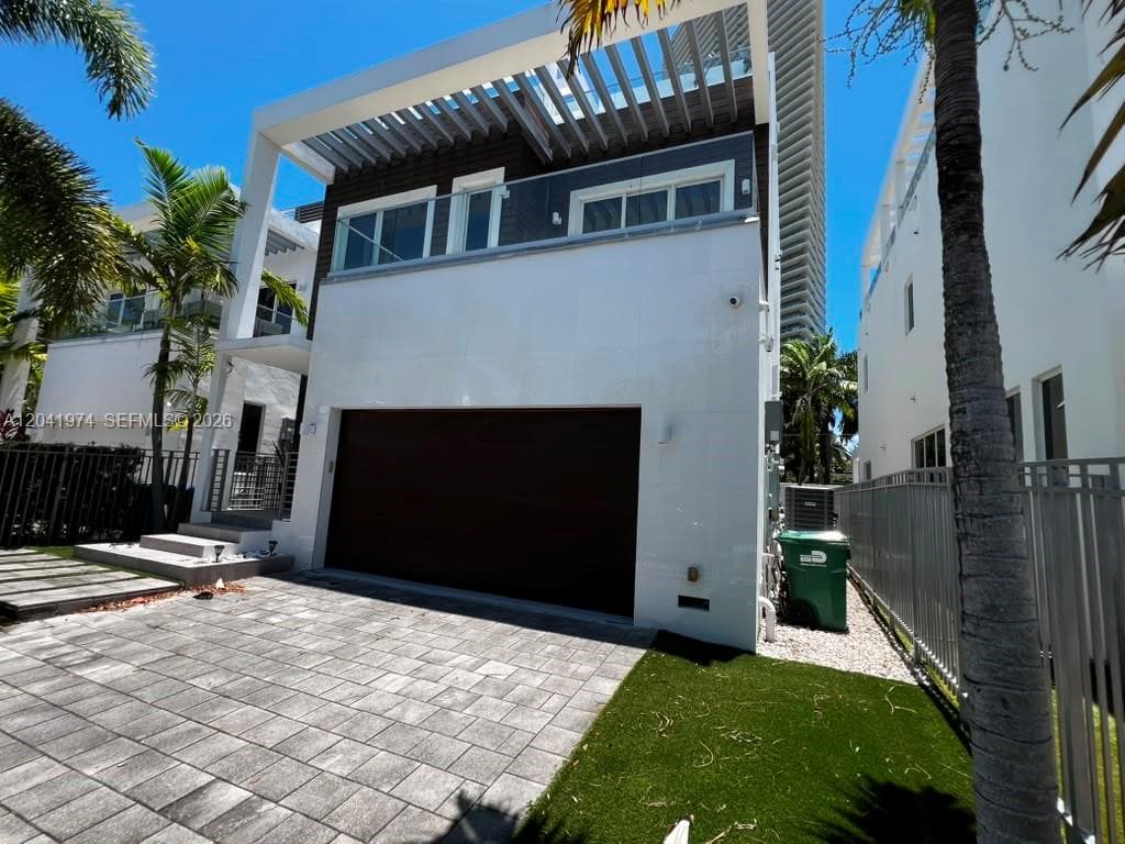 18975 Atlantic Blvd # 18975, Sunny Isles Beach, FL 33160