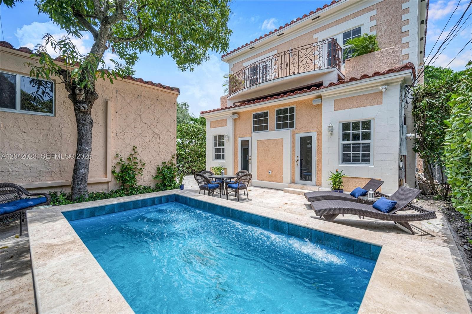 30 NE 44th St, Miami, FL 33137