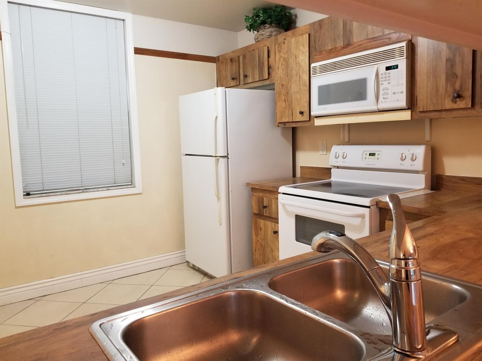 7500 NW 1st Court # 102-3, Plantation, FL 33317