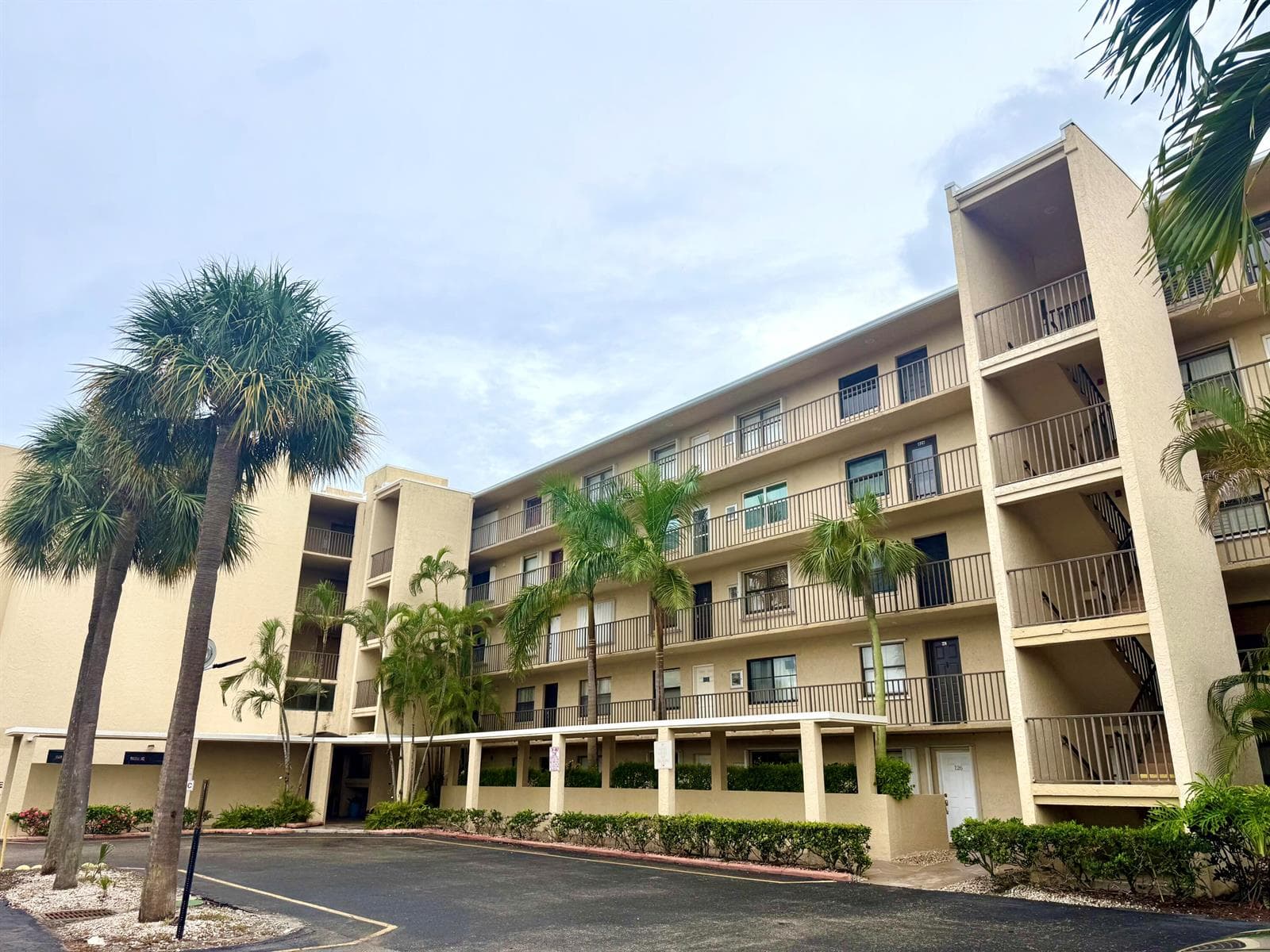 896 N Federal Highway # 325, Lantana, FL 33462