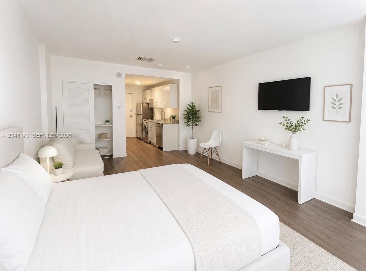 10275 Collins Ave # 115, Bal Harbour, FL 33154