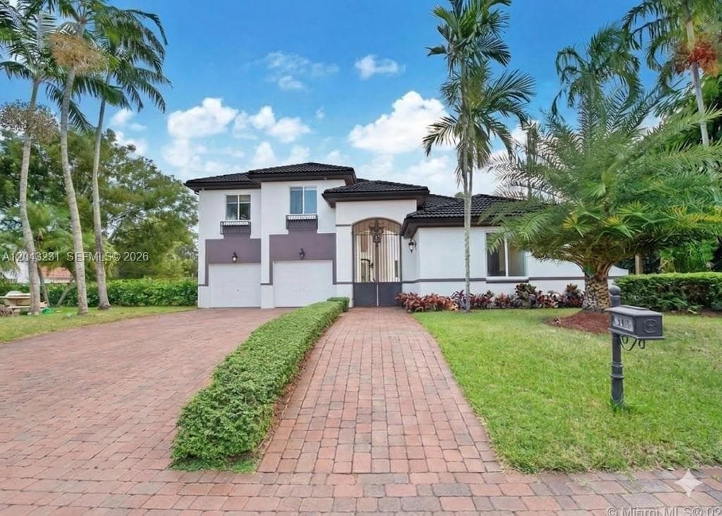 8164 SW 171st St, Palmetto Bay, FL 33157