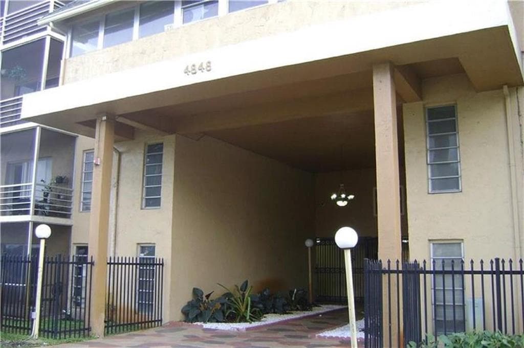 4848 NW 24th Court # 136, Lauderdale Lakes, FL 33313