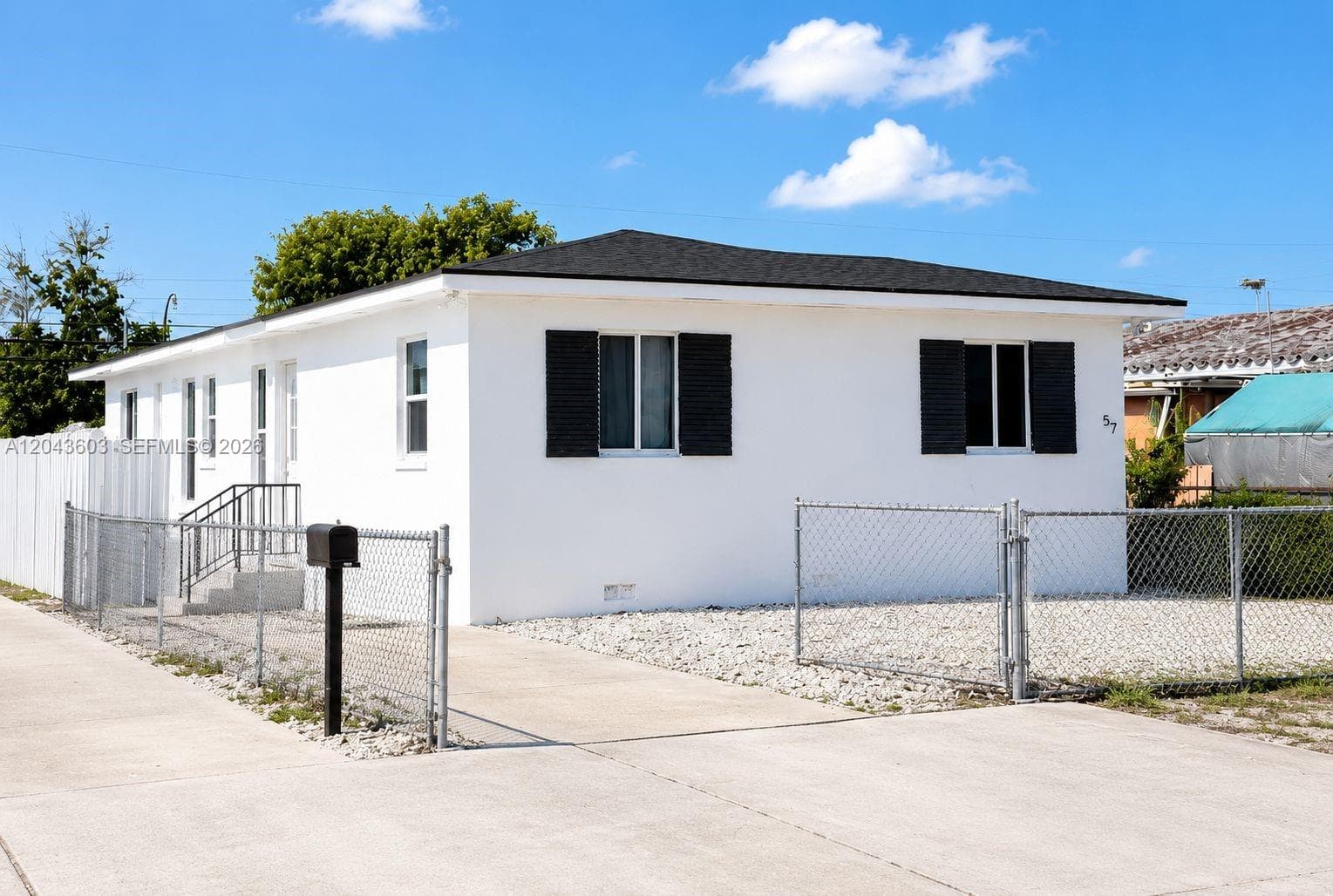 59 E 10th St, Hialeah, FL 33010