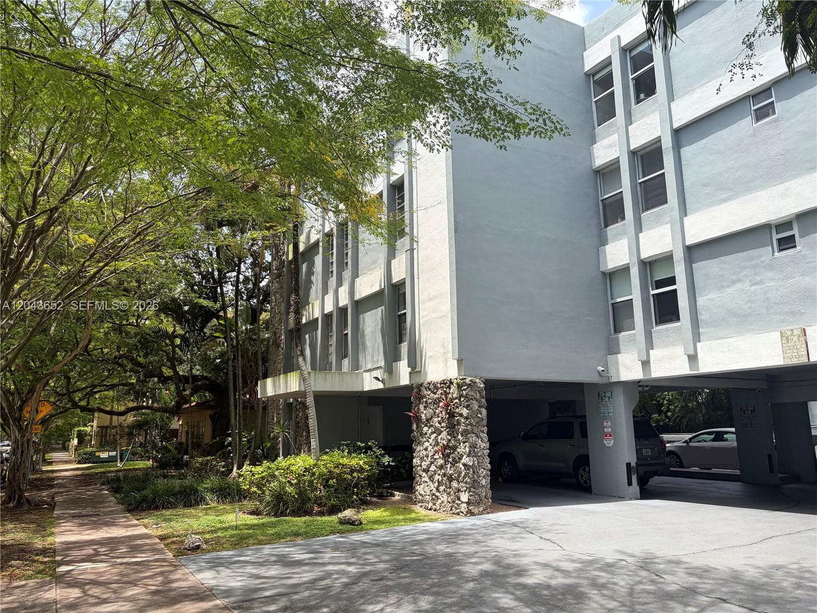 820 Salzedo St # 405, Coral Gables, FL 33134
