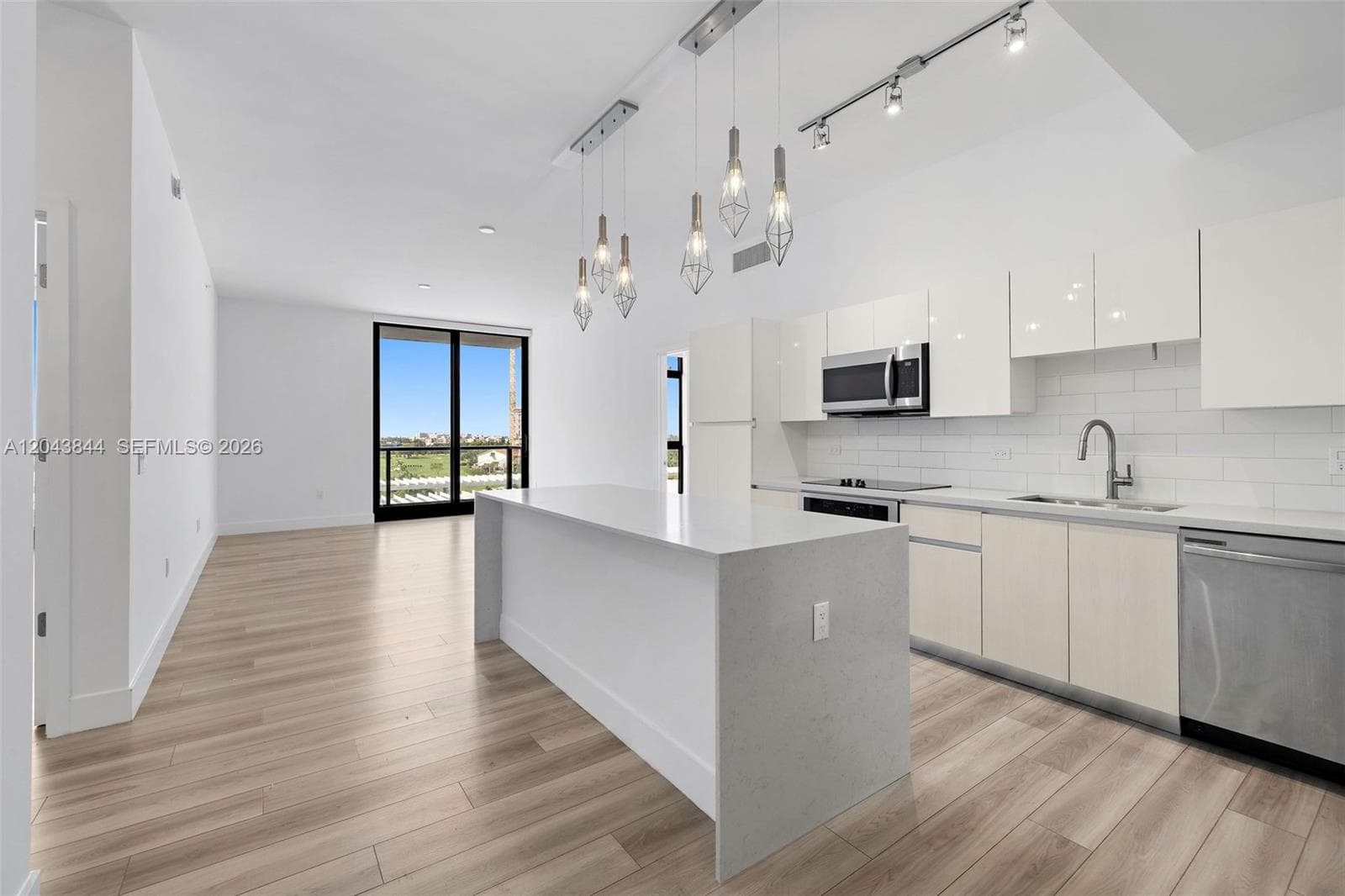 101 Diplomat Pkwy # 2009, Hallandale Beach, FL 33009