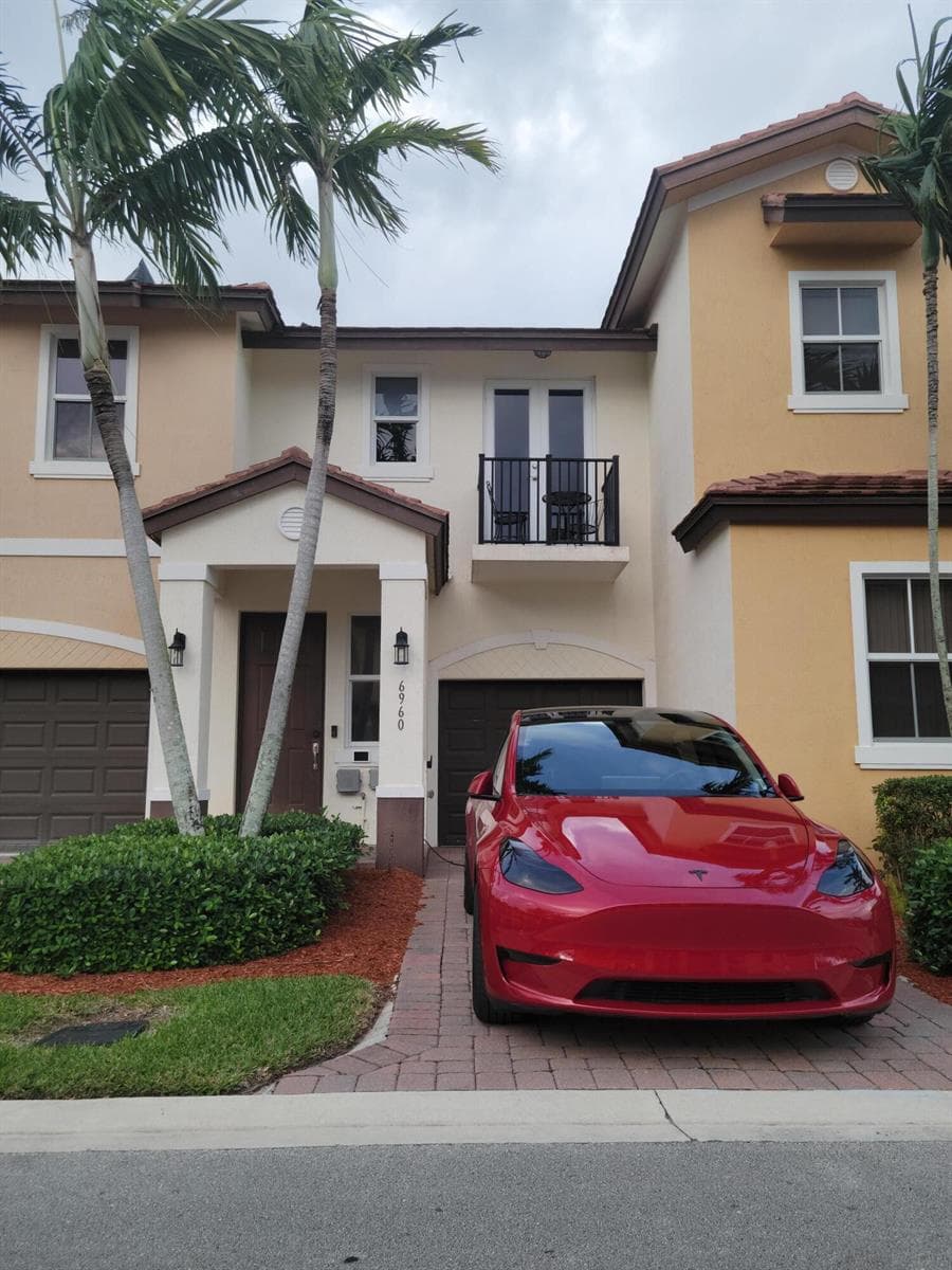 6960 Long Pine Circle, Coconut Creek, FL 33073