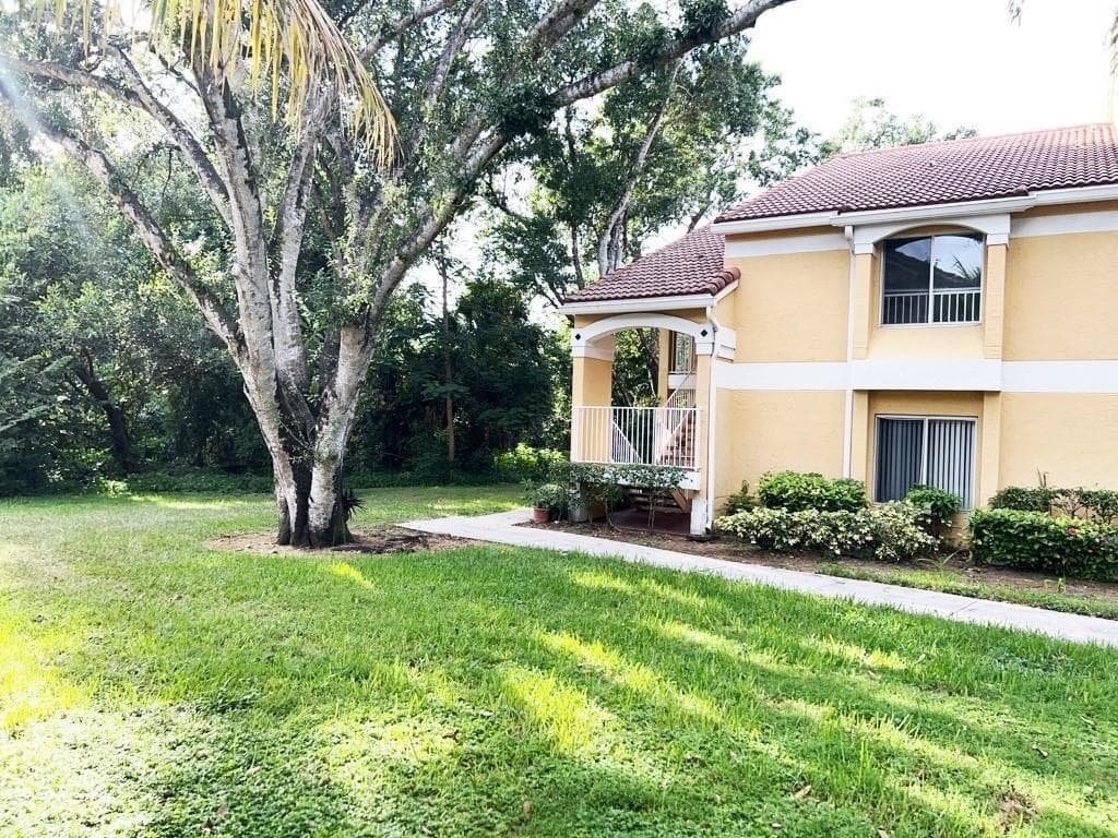 2350 NW 33rd Street # 807, Oakland Park, FL 33309
