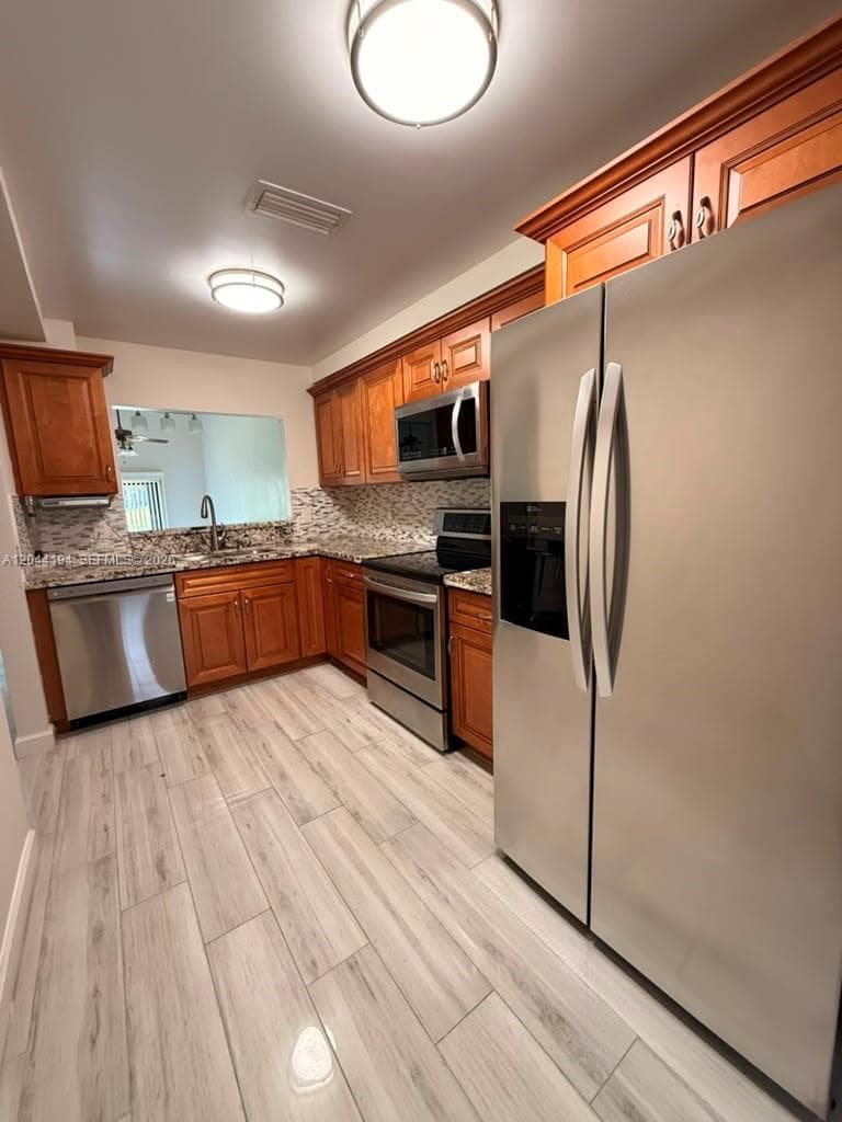 4182 S Pine Island Rd, Davie, FL 33328