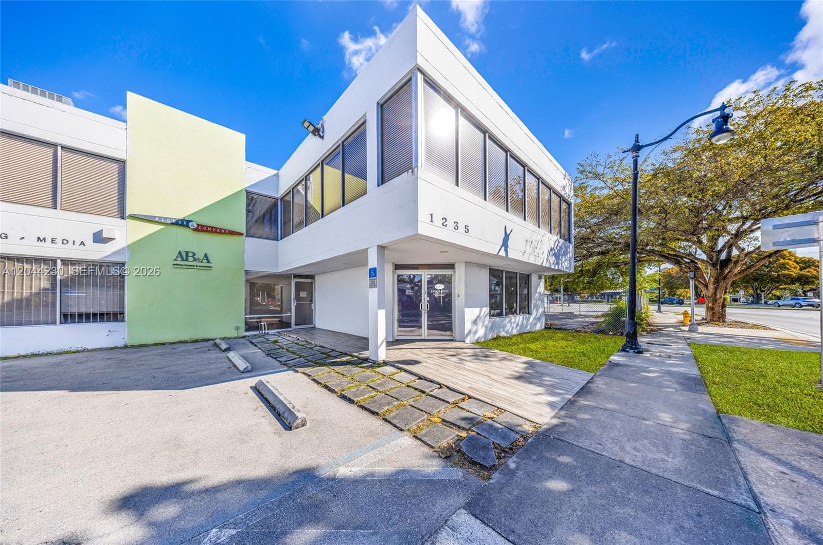 1235 SW 22nd St, Miami, FL 33145