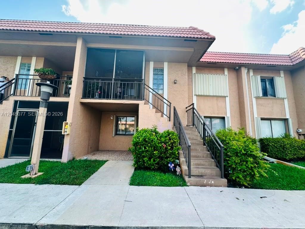 197 Lakeview Dr # 105, Weston, FL 33326