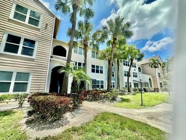 2305 N Congress Avenue # 11, Boynton Beach, FL 33426