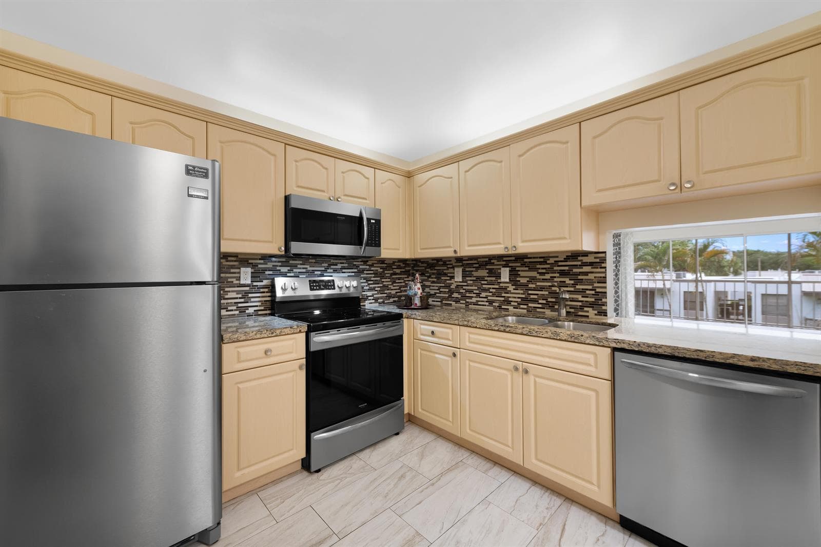 483 N Pine Island Road # C304, Plantation, FL 33324