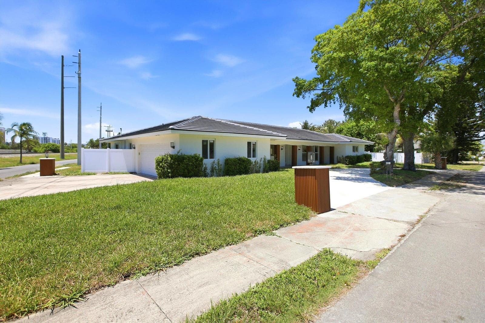401 NW 3rd Place, Dania Beach, FL 33004
