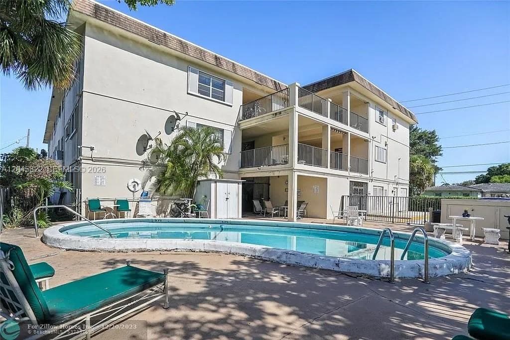 348 S Federal Hwy # 31, Dania Beach, FL 33004