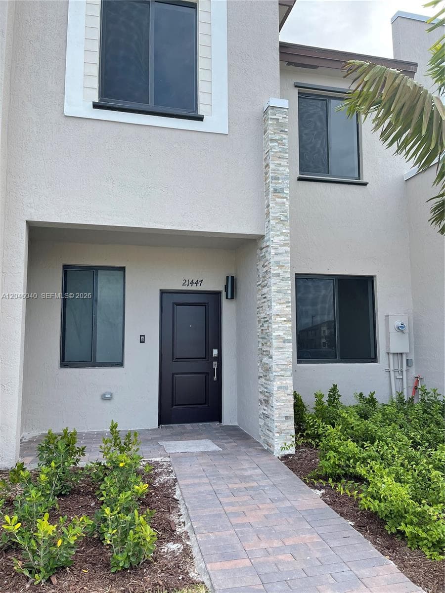 21447 NE 2nd Pl, Miami, FL 33179