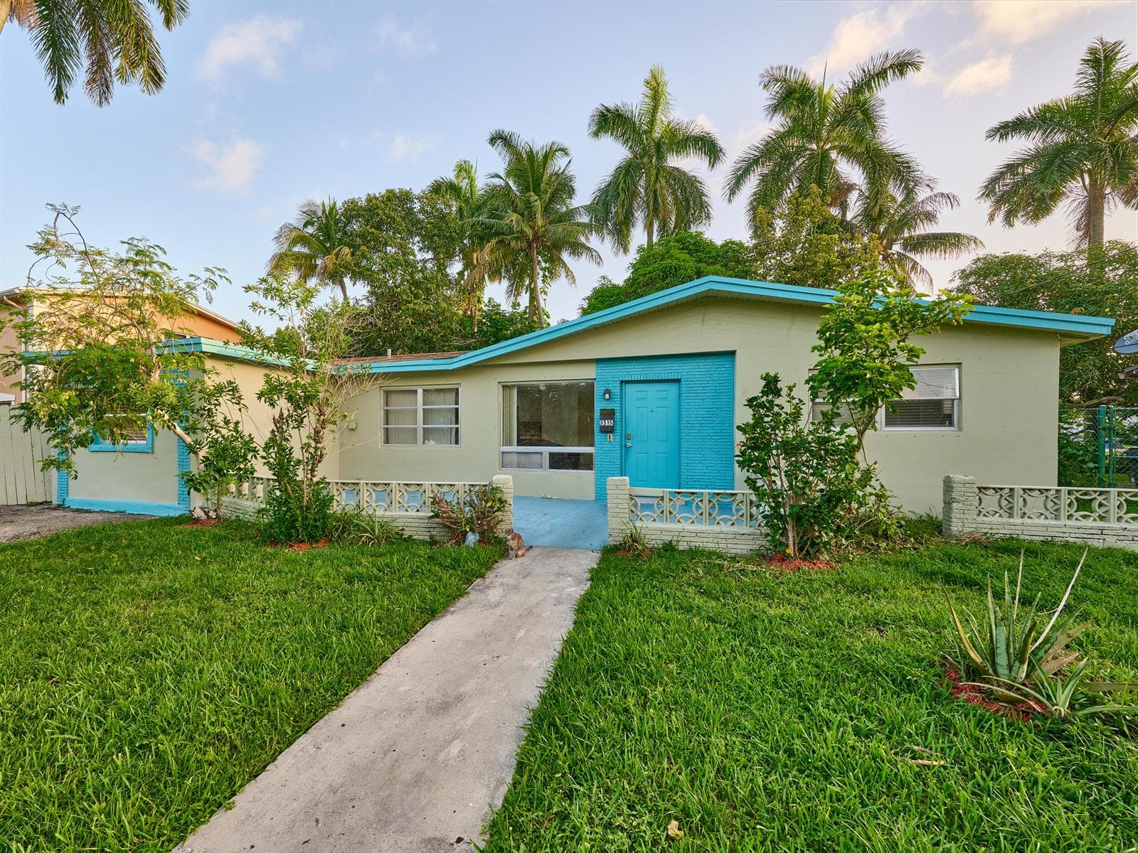3515 NW 40th Street, Lauderdale Lakes, FL 33309