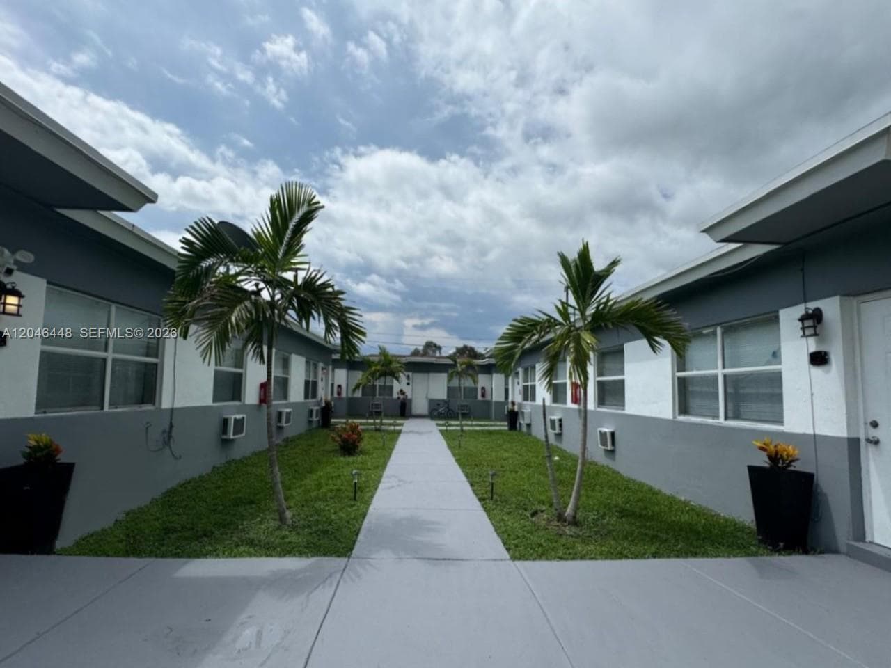 2300 Douglas St # 1, Hollywood, FL 33020