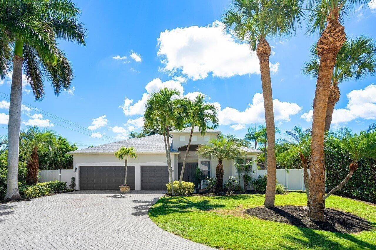 50 Lake Eden Drive, Boynton Beach, FL 33435