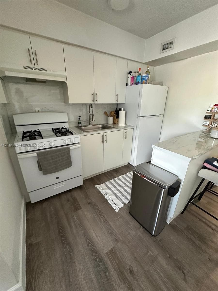 6805 SW 88th St # 8, Pinecrest, FL 33156