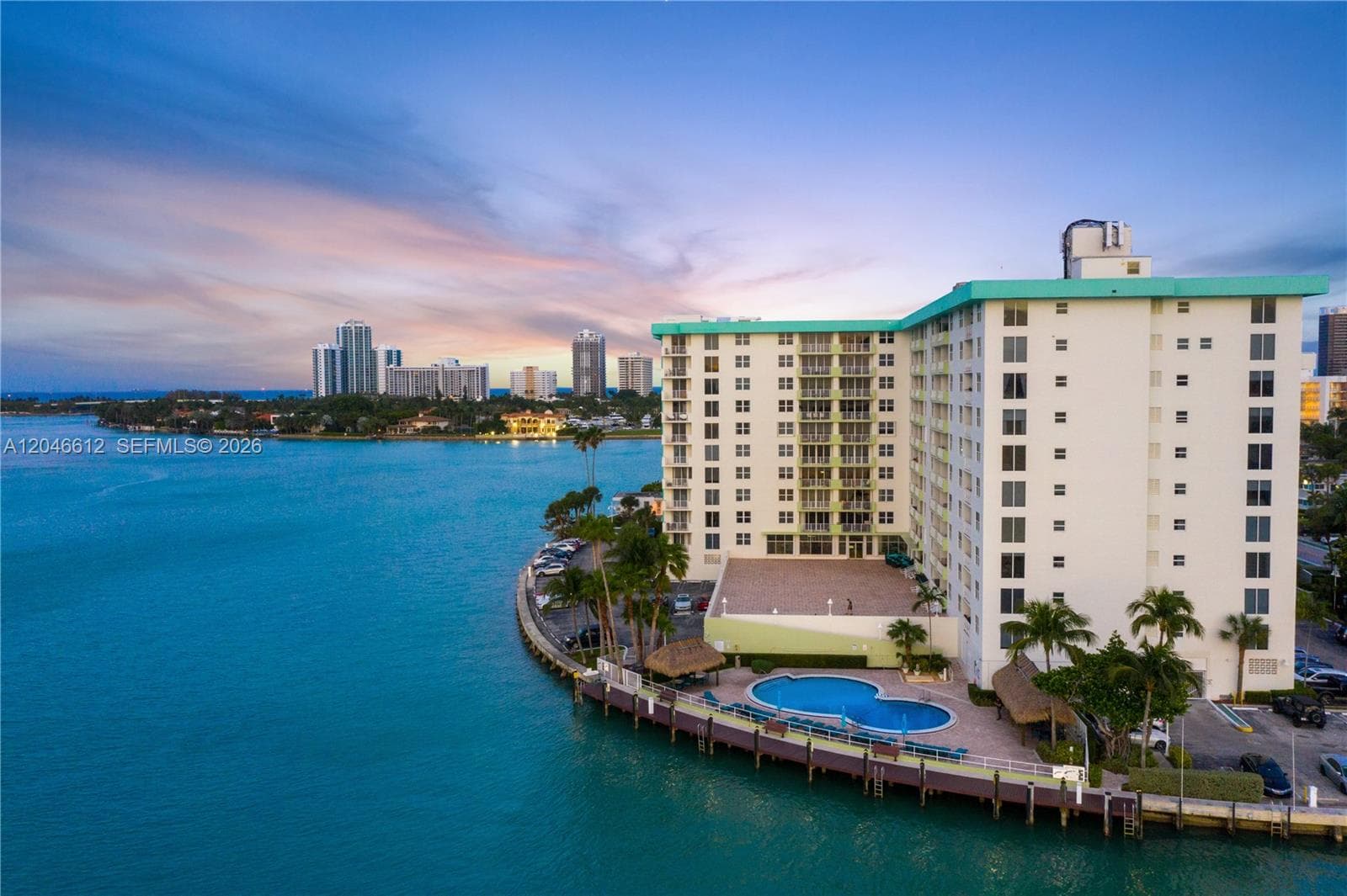 Island Pointe