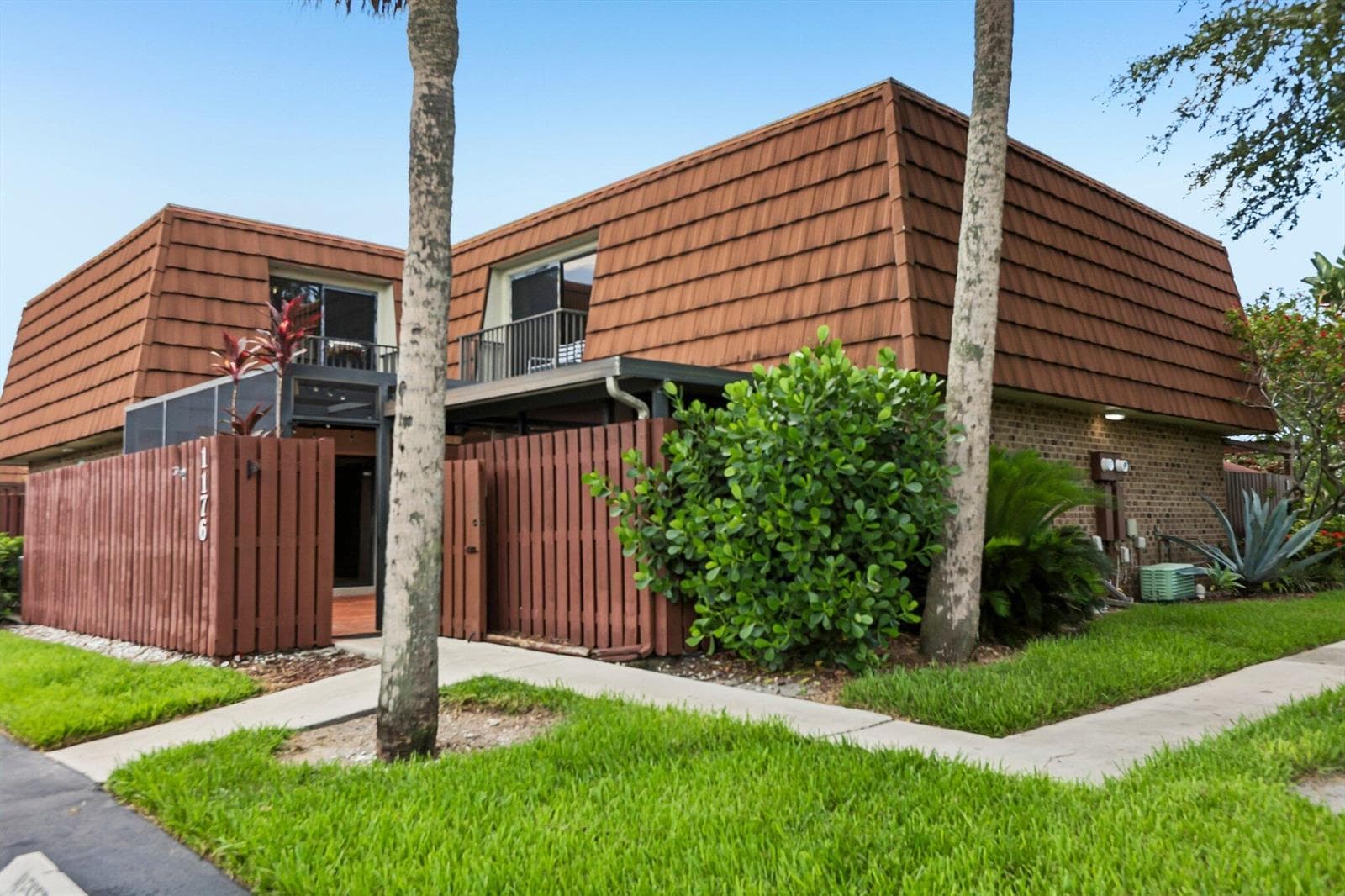 1176 SW 118th Terrace, Davie, FL 33325