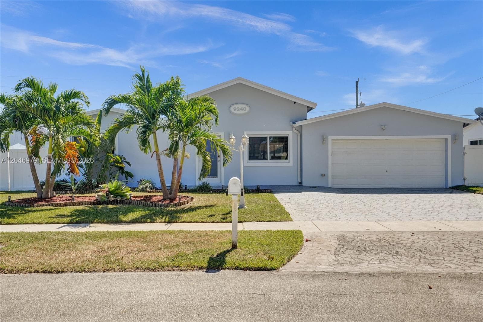 9240 54th St, Cooper City, FL 33328
