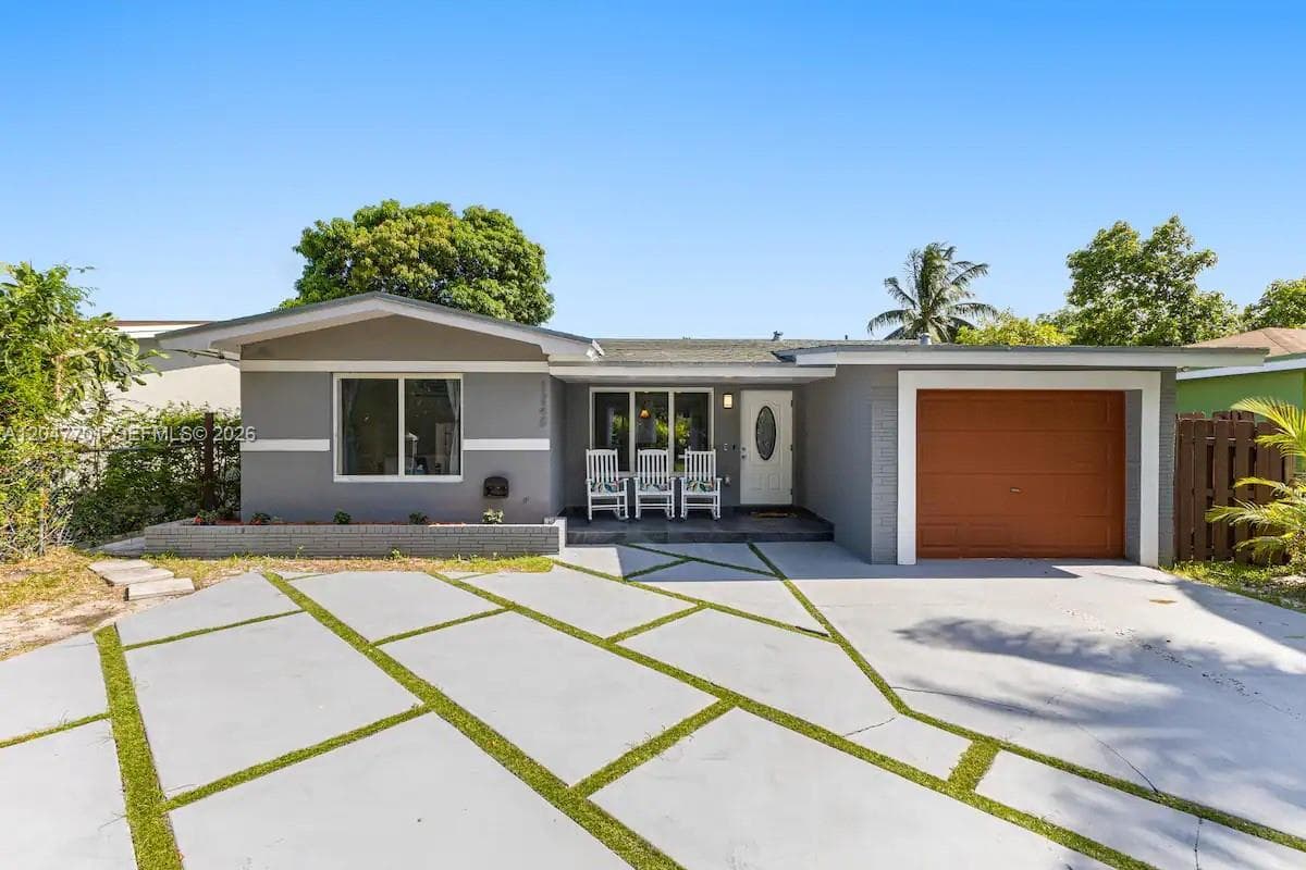 1240 NE 159th St, North Miami Beach, FL 33162