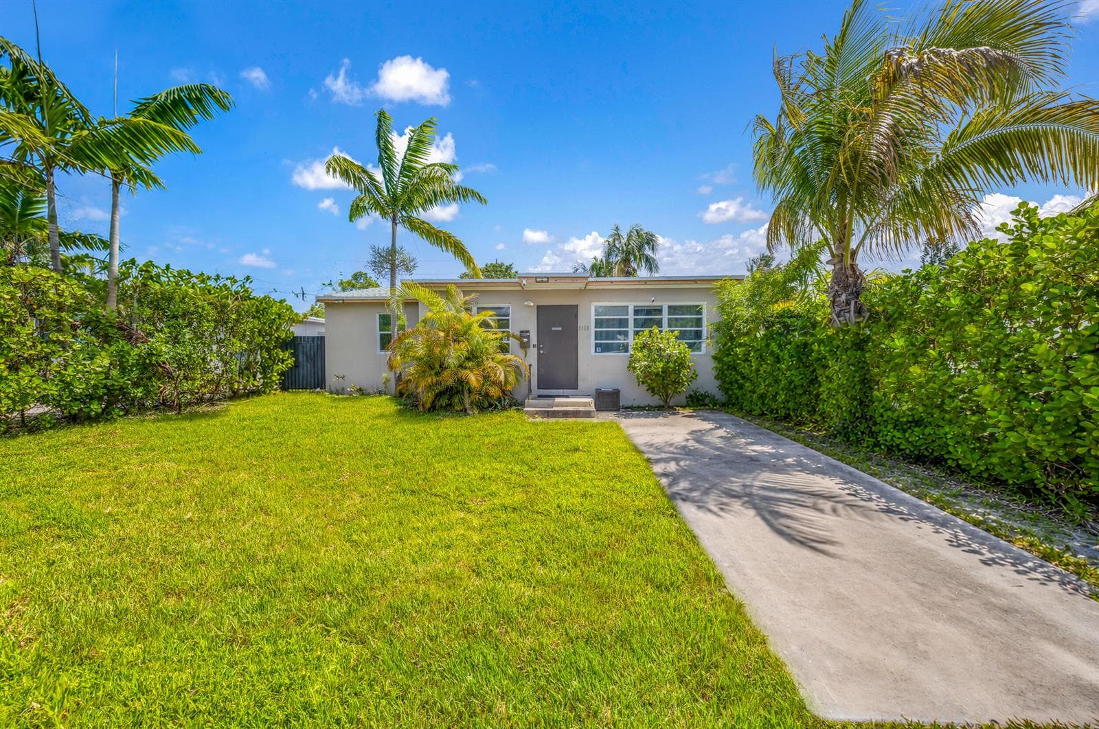 2326 Harding Street, Hollywood, FL 33020
