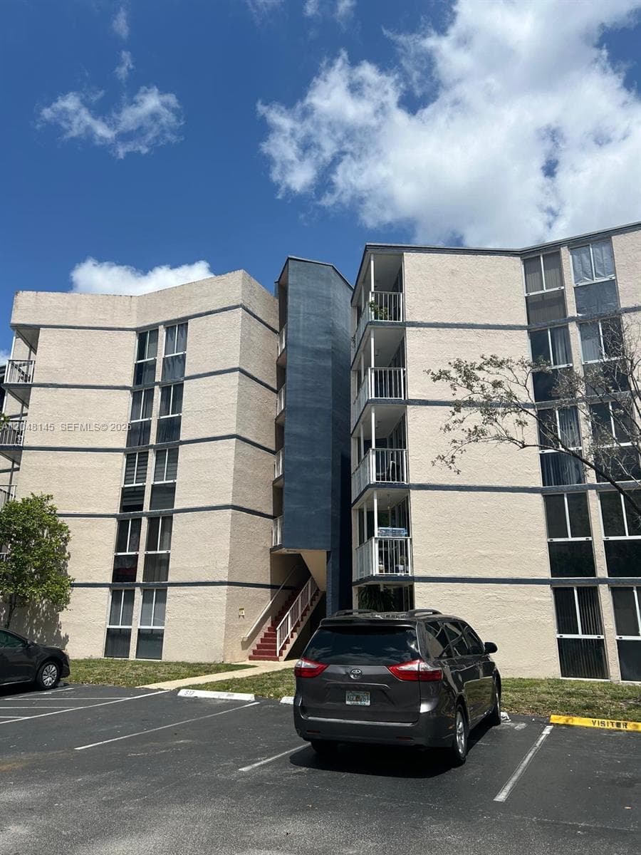 6955 NW 186th St # F505, Hialeah, FL 33015