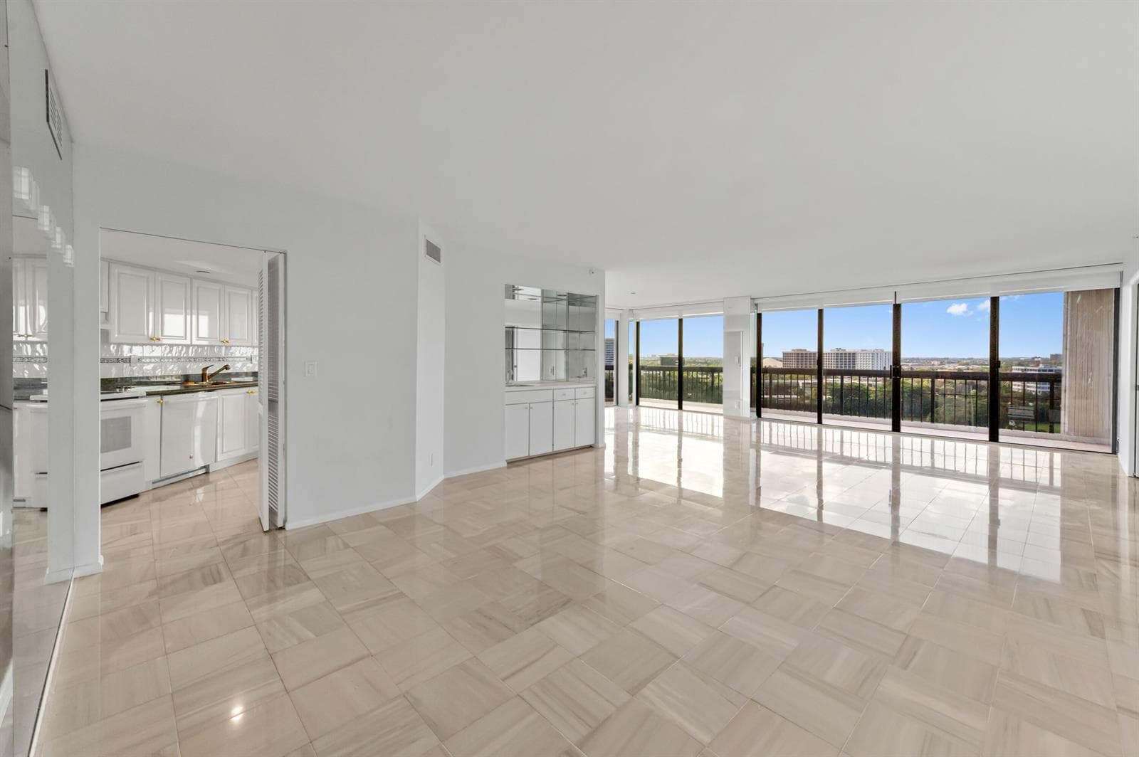 1900 Consulate Place # 1004, West Palm Beach, FL 33401