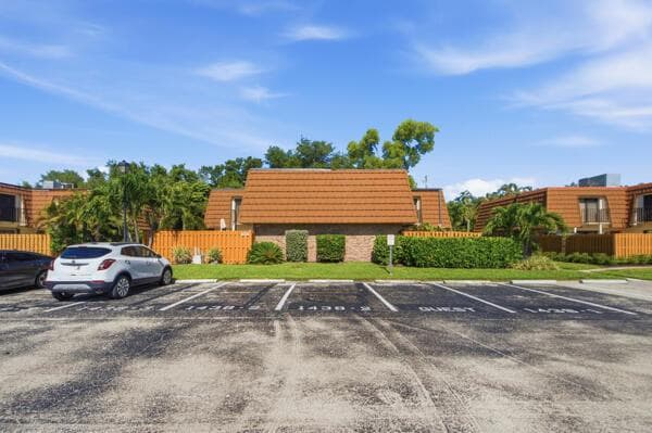 1438 Park Shore Circle # 3, Fort Myers, FL 33901