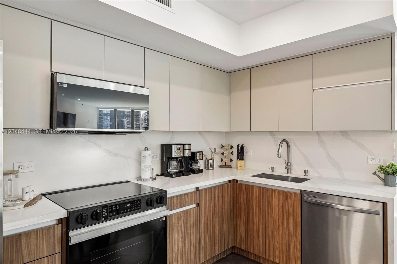 350 S Miami Ave # 1902, Miami, FL 33130