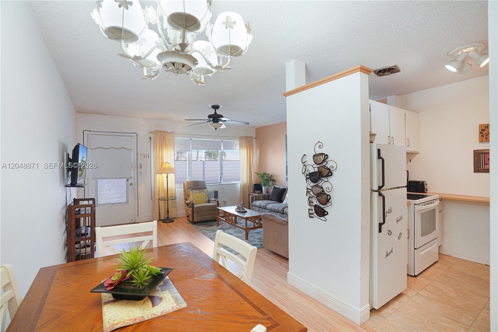 820 SW 11th Ave # 18B, Hallandale Beach, FL 33009