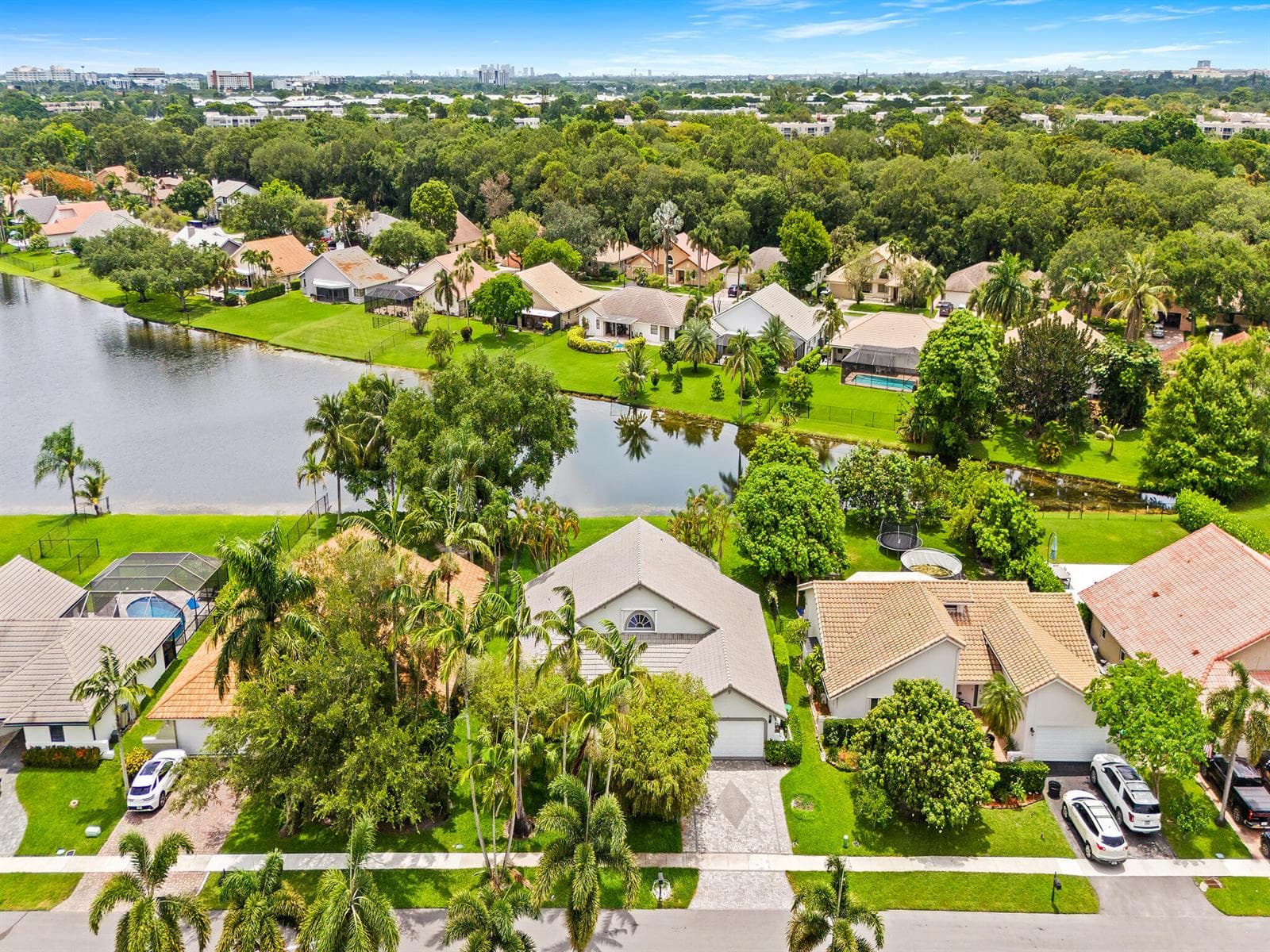 1750 W Oak Knoll Circle, Davie, FL 33324