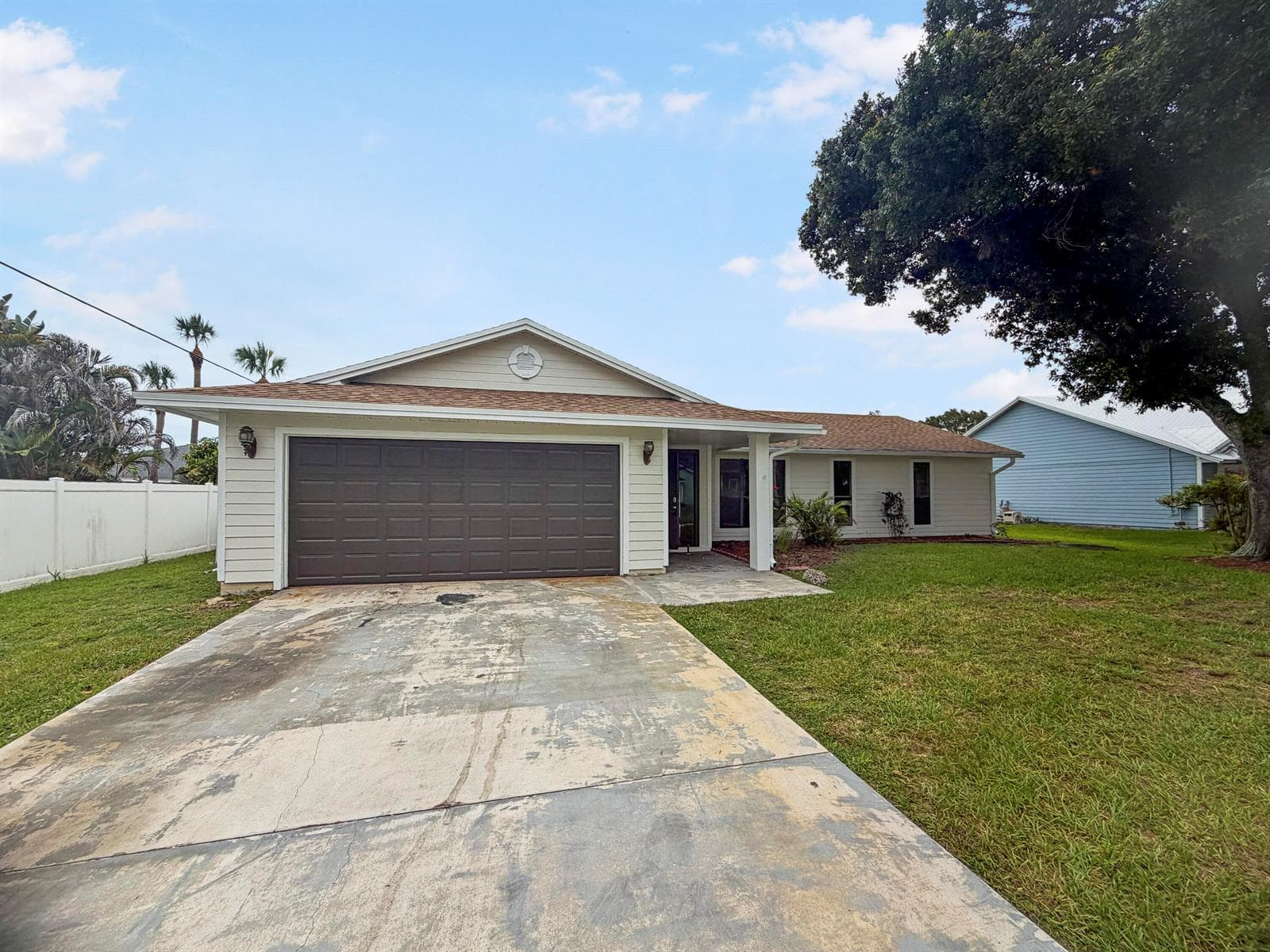 2305 SW Fern Circle, Port St. Lucie, FL 34953