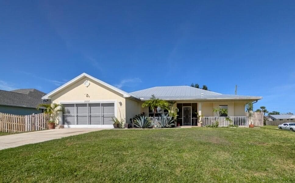 2097 SW Larchmont Lane, Port St. Lucie, FL 34984
