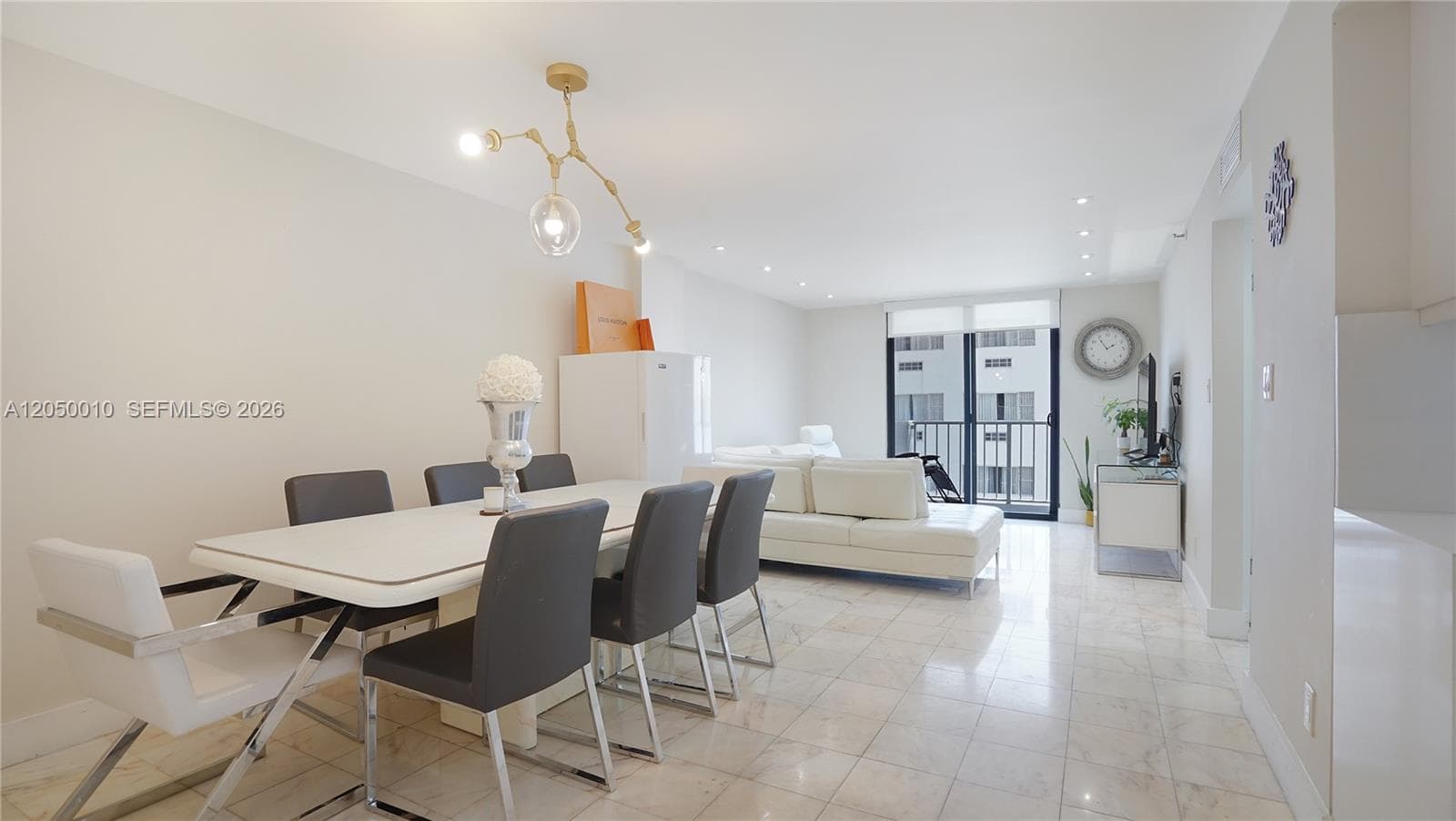 4301 Collins Ave # 403, Miami Beach, FL 33140