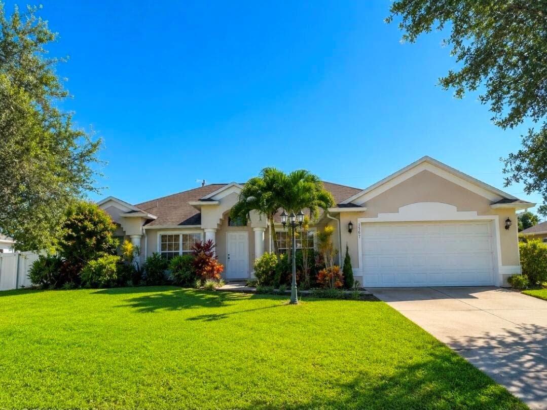 1567 SW Leisure Lane, Port St. Lucie, FL 34953