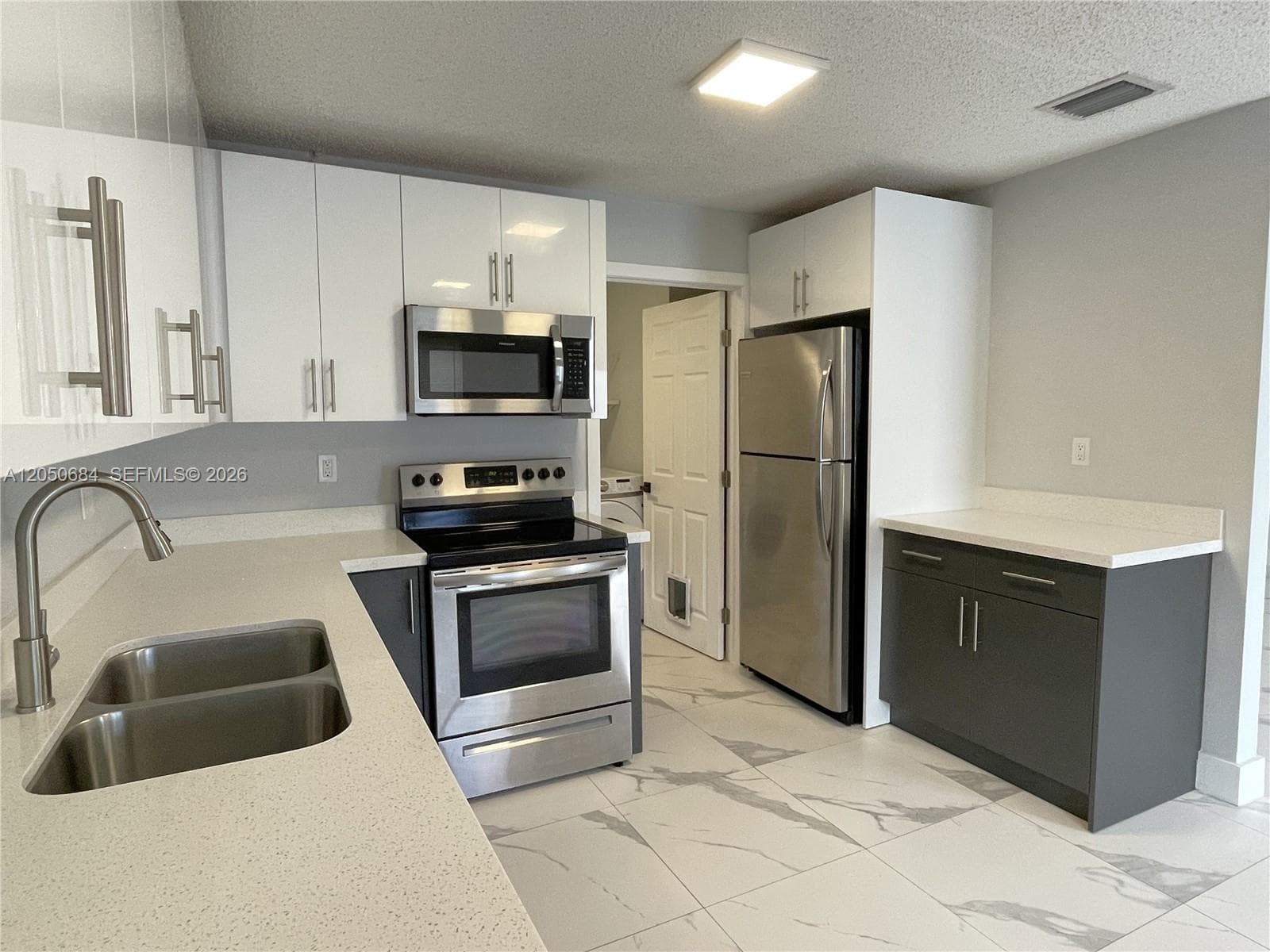 1370 NW 3rd St # ., Dania Beach, FL 33004