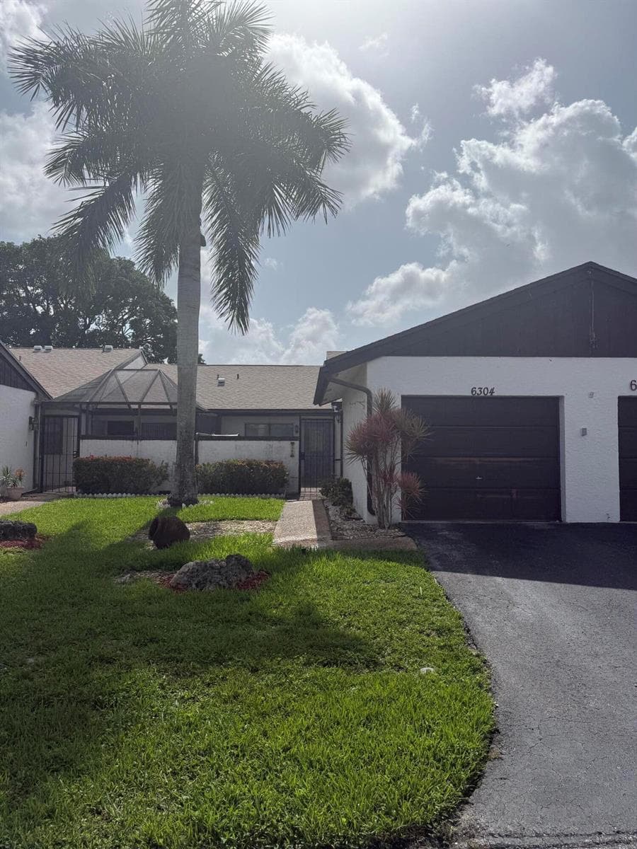 6304 Wedgewood Terrace # B8, Tamarac, FL 33321
