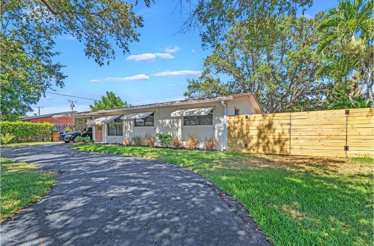 1304 SE 2nd Avenue, Deerfield Beach, FL 33441