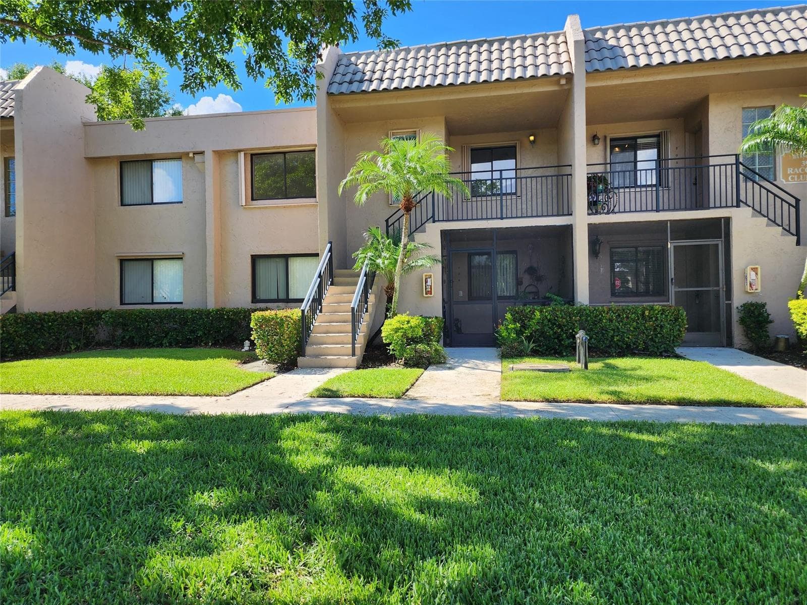 390 Racquet Club Road, Weston, FL 33326