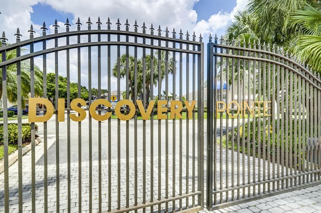 2147 Discovery Circle W, Deerfield Beach, FL 33442