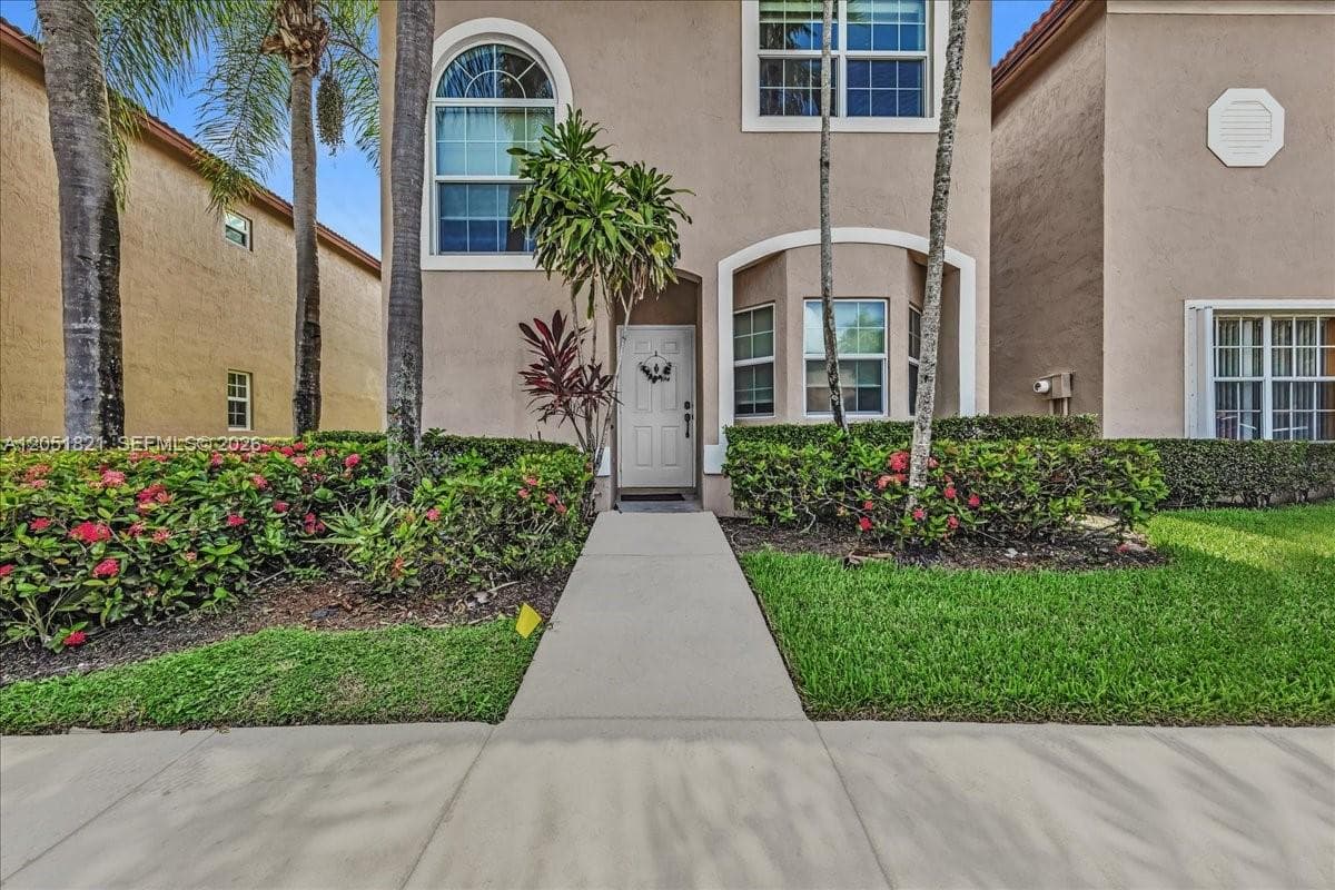 16138 Emerald Cove Rd, Weston, FL 33331