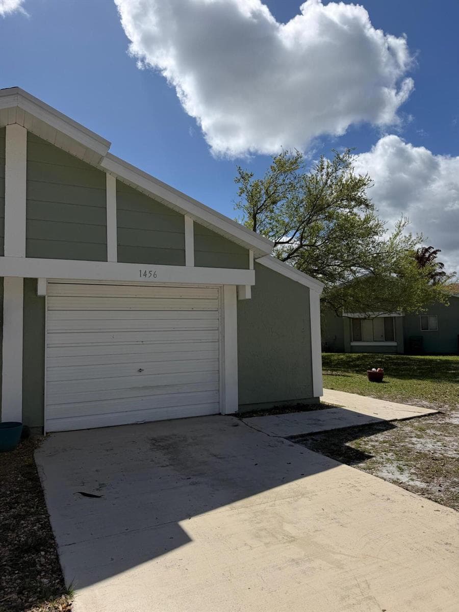 1456 SE Rivergreen Circle, Port St. Lucie, FL 34952