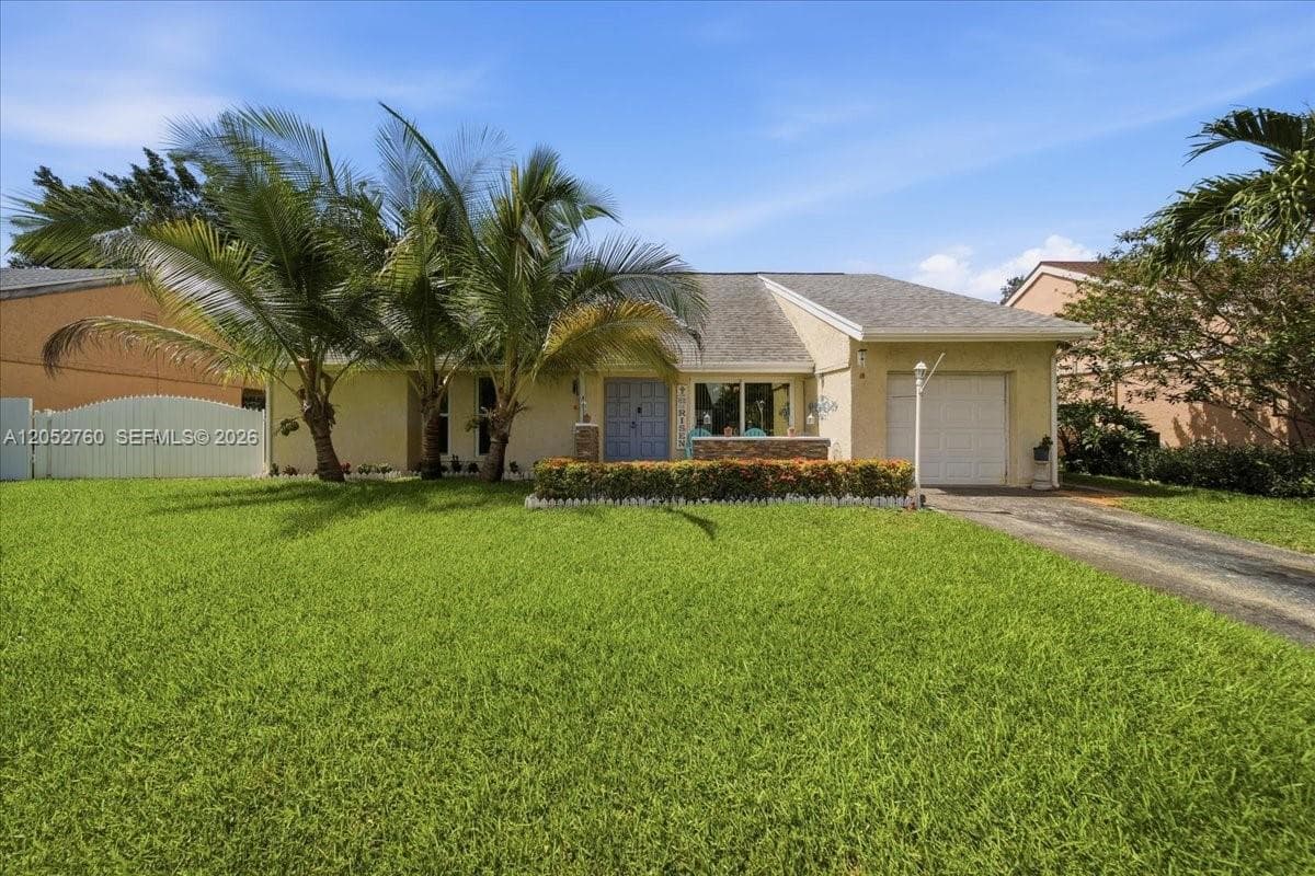 9050 Crescent Dr, Miramar, FL 33025
