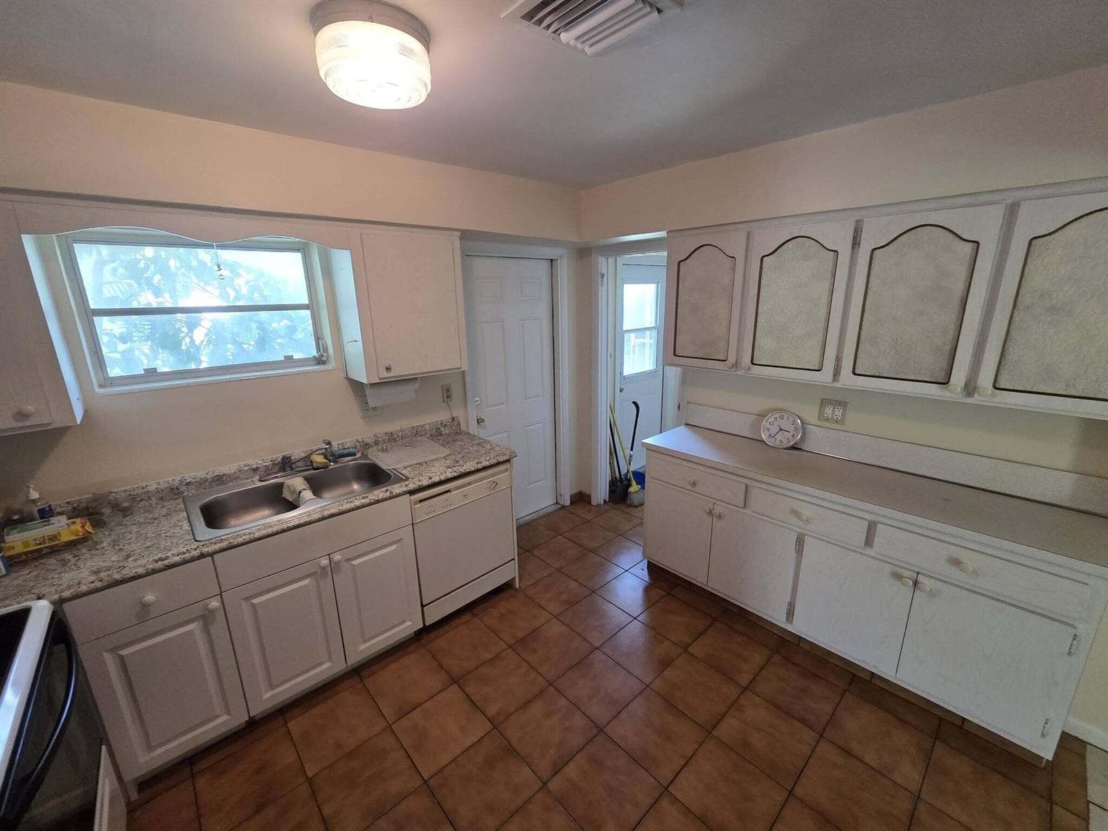 207 SE 7th Street, Dania Beach, FL 33004