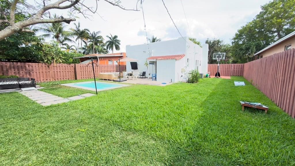 220 SW 5th St, Dania Beach, FL 33004